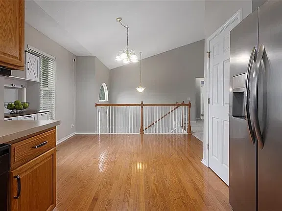 3 bed, 1858 sqft, $2,450 — Photo 4