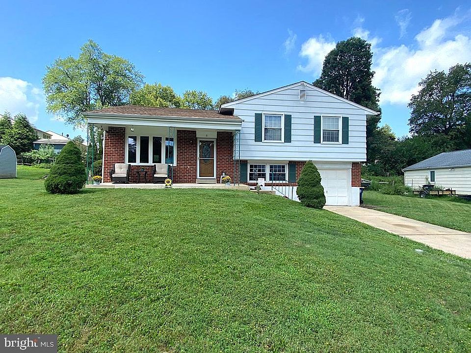 1st image of 8 Panorama Dr