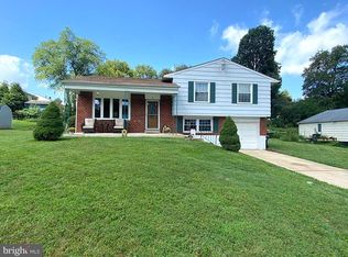8 Panorama Dr, Newark, DE 19711