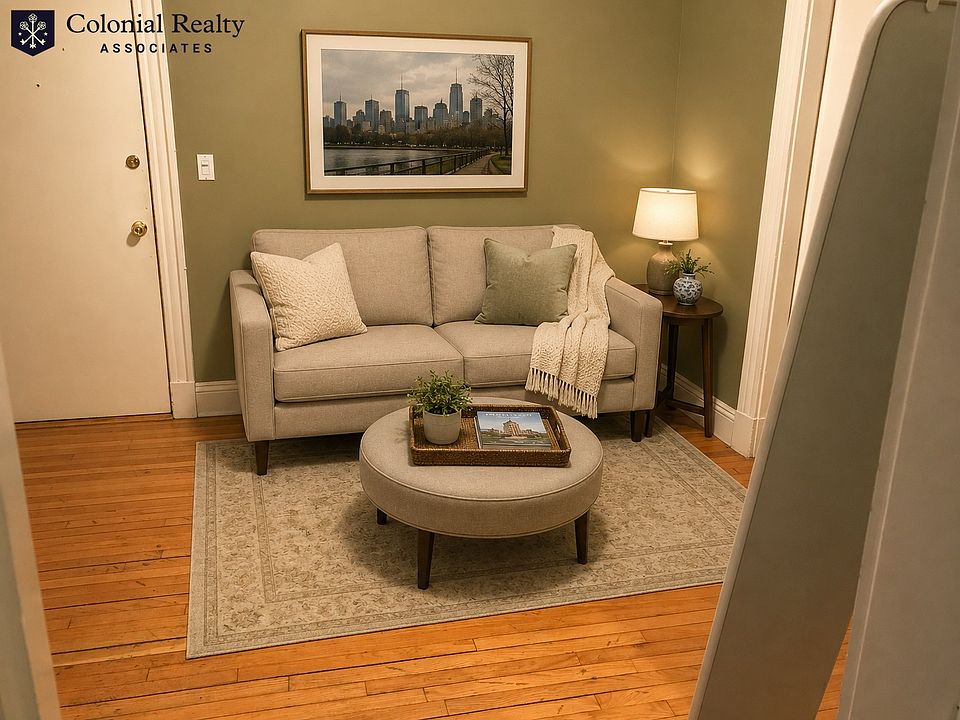 1st image of 6 Sutherland Rd APT 25