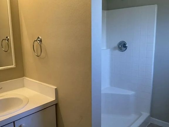5th image of 1100 James Ave