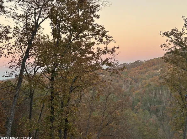 1 Sunset Rd, Sevierville, TN 37862
