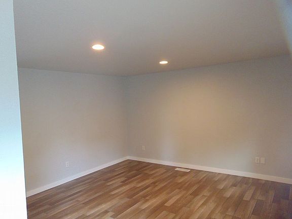 3rd image of 158 Glenn Way #0