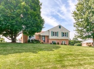 4524 Old Stage Rd, Pulaski, VA 24301