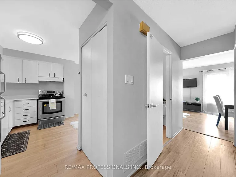 47 Wishford Dr — Photo 10