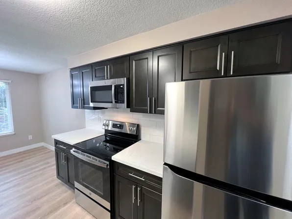 706 Browning Ave S APT 4, Salem, OR 97302