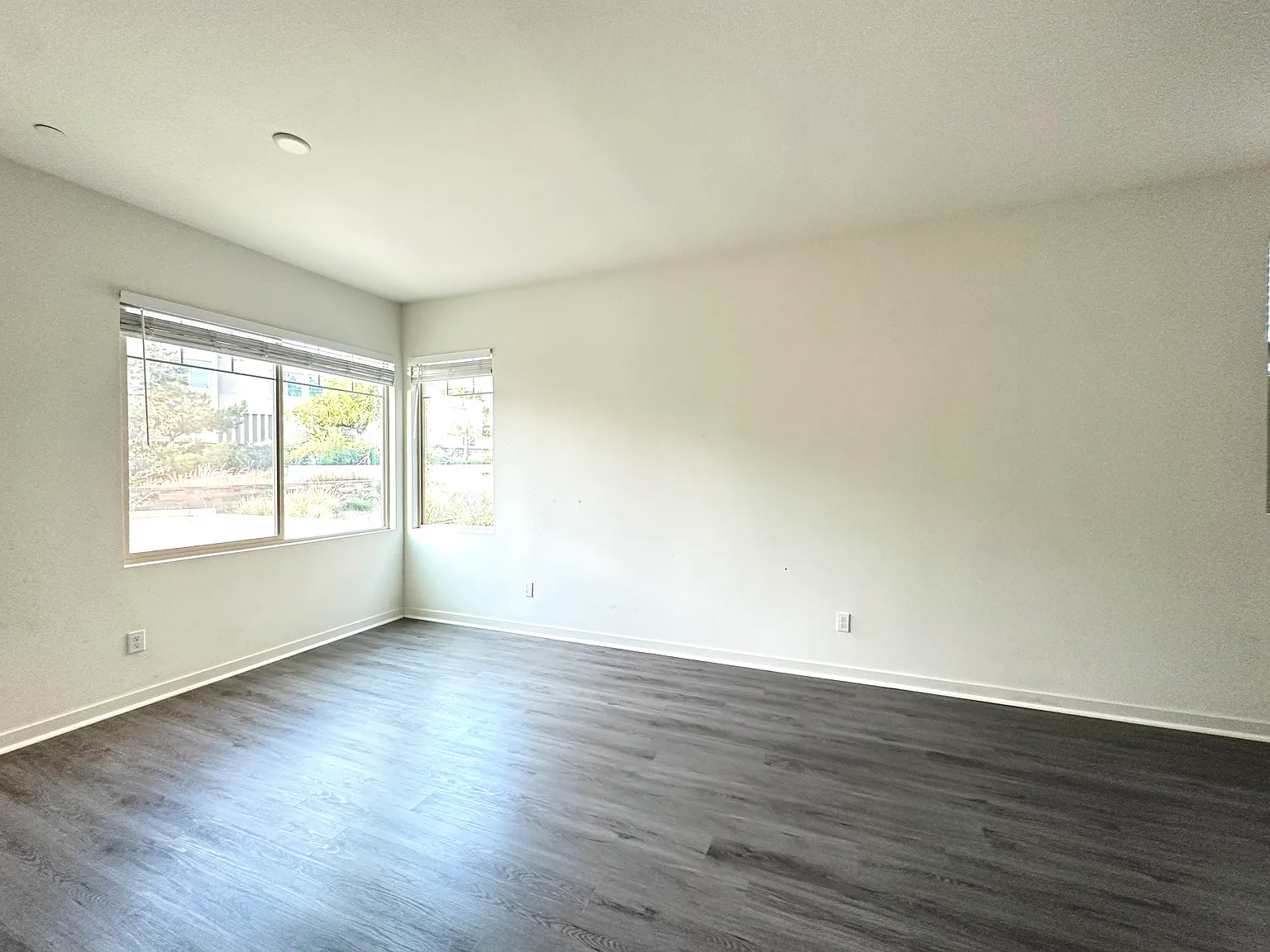 3 bed, 3.5 bath, 1932 sqft, $5,000 — Photo 4