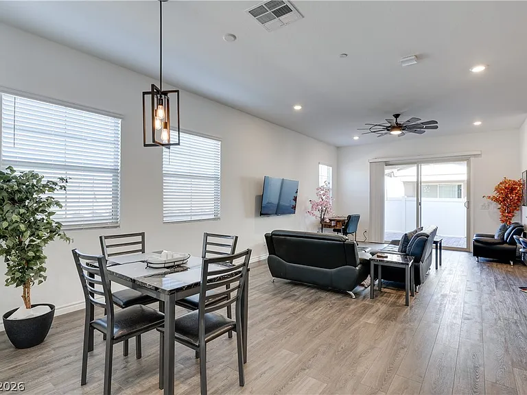 209 Coltrane Canyon Ave — Photo 8
