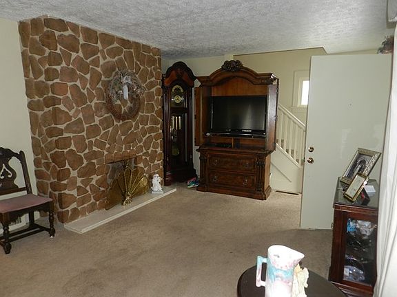 3rd image of 535 Forest St