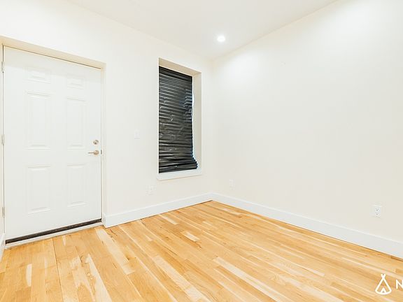 3rd image of 1563 Dekalb Ave APT 1R