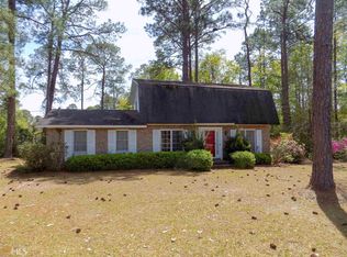 19 Montgomery Cir, Mc Rae Helena, GA 31055