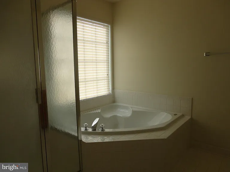 24656 Kings Canyon Sq — Photo 11