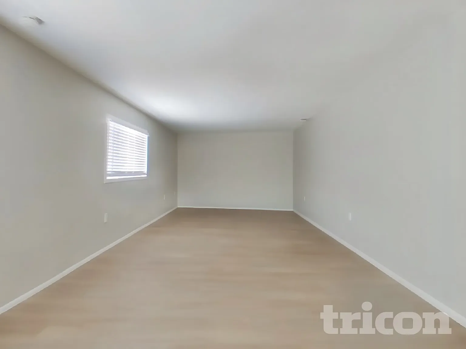 826 E Orchid Lane Phoenix AZ — Photo 4