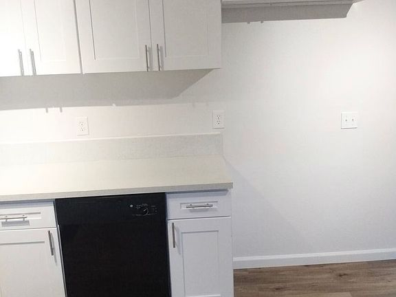 3rd image of 4335 W Rosecrans Ave APT 1