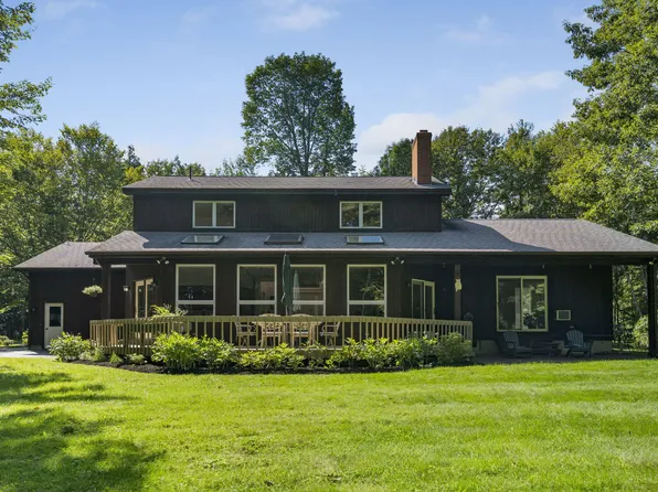 19 Stonecrest Drive, Falmouth, ME 04105