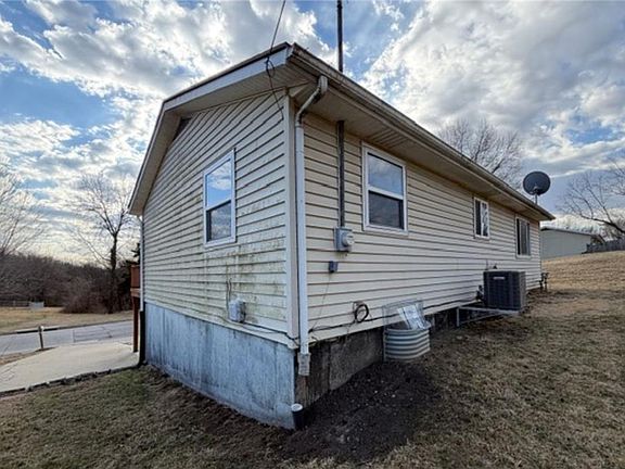 4th image of 1421 S 6th St