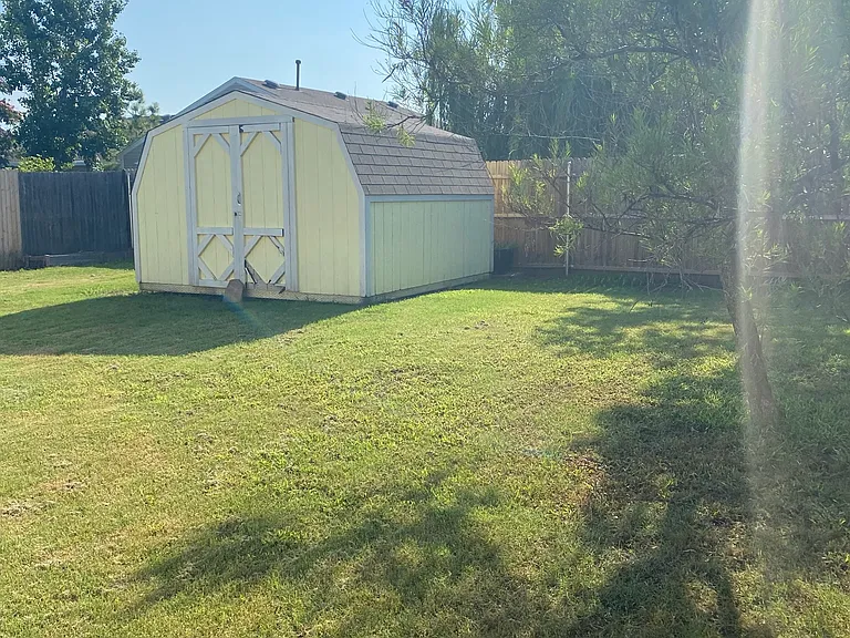 15616 Lilly Garden Ln — Photo 18