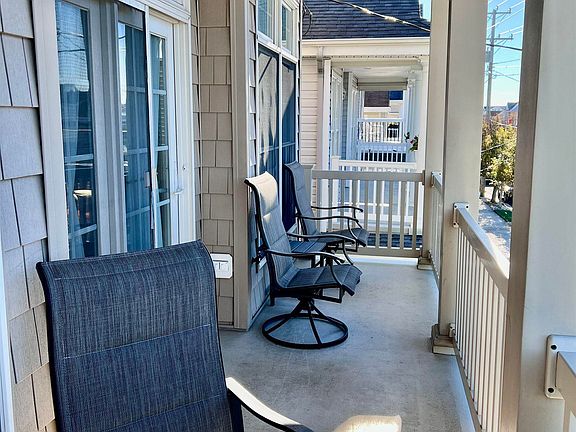 5th image of 1731 West Ave #2