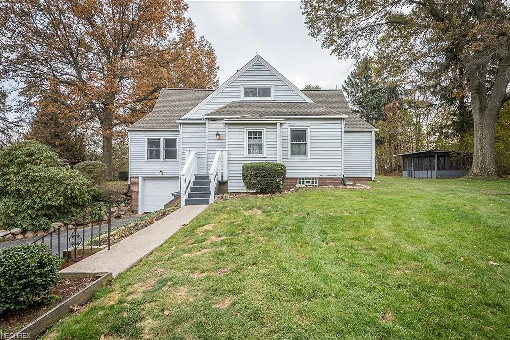 13710 Kent Ave NE photo 1