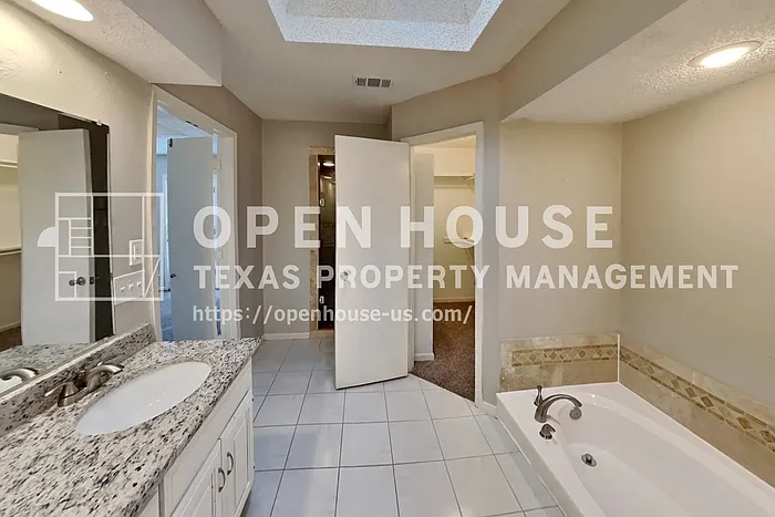 1809 Geneva Ln — Photo 11