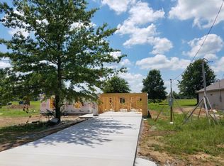 1721 Waldo Hatler Memorial Dr, Neosho, MO 64850