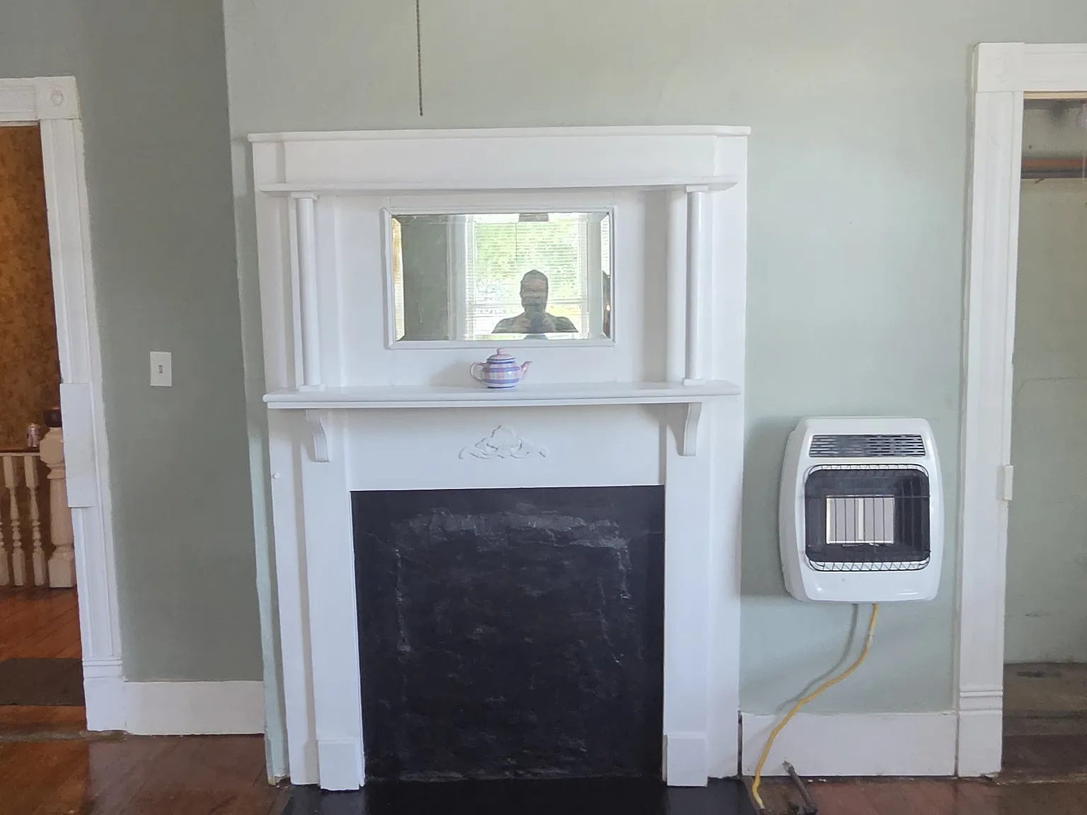 7 bed, 2389 sqft, $900 — Photo 2