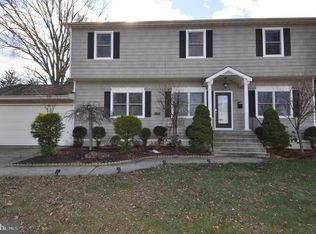 1911 Arena Dr, Hamilton, NJ 08610