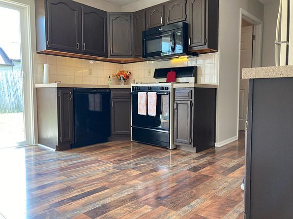 2nd image of 3055 McKinley Pkwy #2