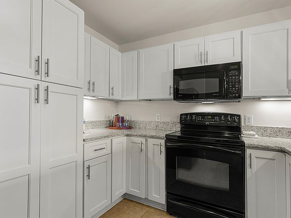 4th image of 8121 Amalfi Pl. #4-302