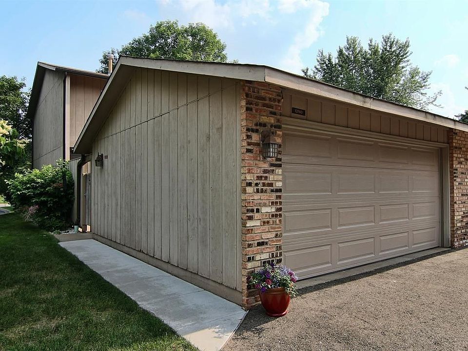 Garage/Front View