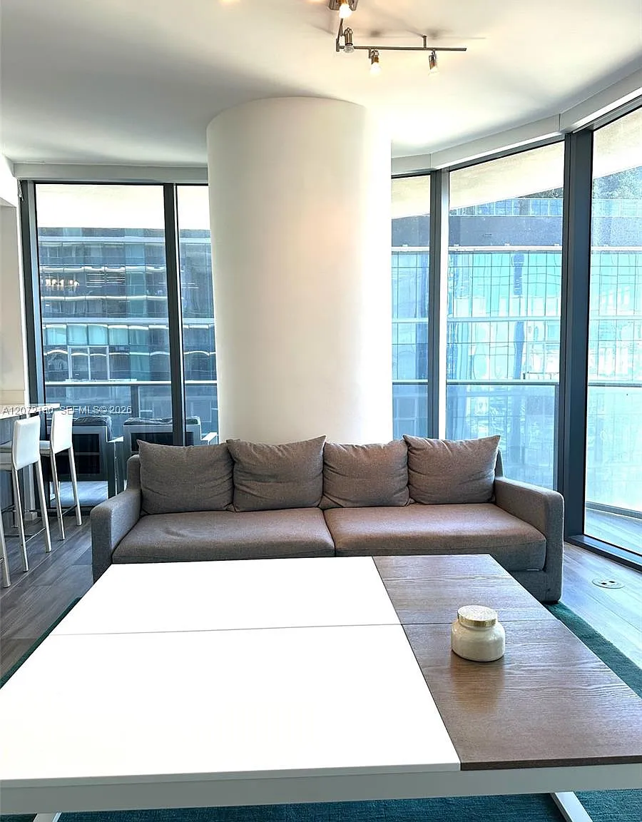 801 Sma Residences Condo — Photo 3
