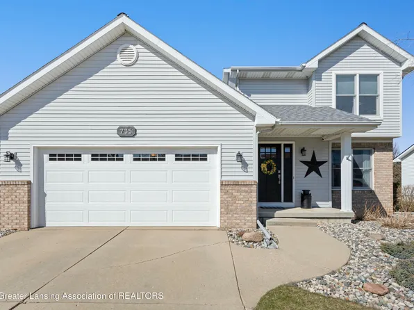 735 Fieldview Dr, Grand Ledge, MI 48837