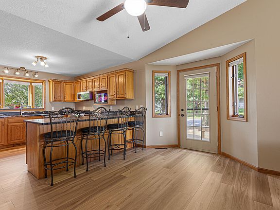 3rd image of 1612 Trailwood Ln