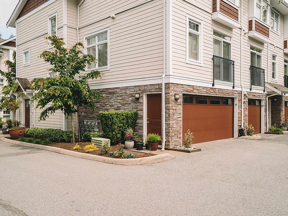 2nd image of 2689 Parkway Dr #9
