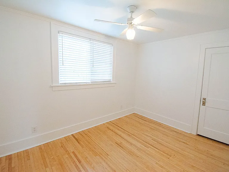 801 6th Ave SW — Photo 16