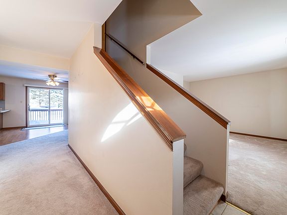 5th image of 1346 Essex Dr