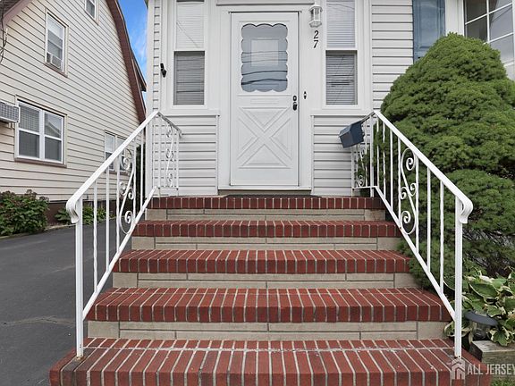 4th image of 27 Hermann Ave