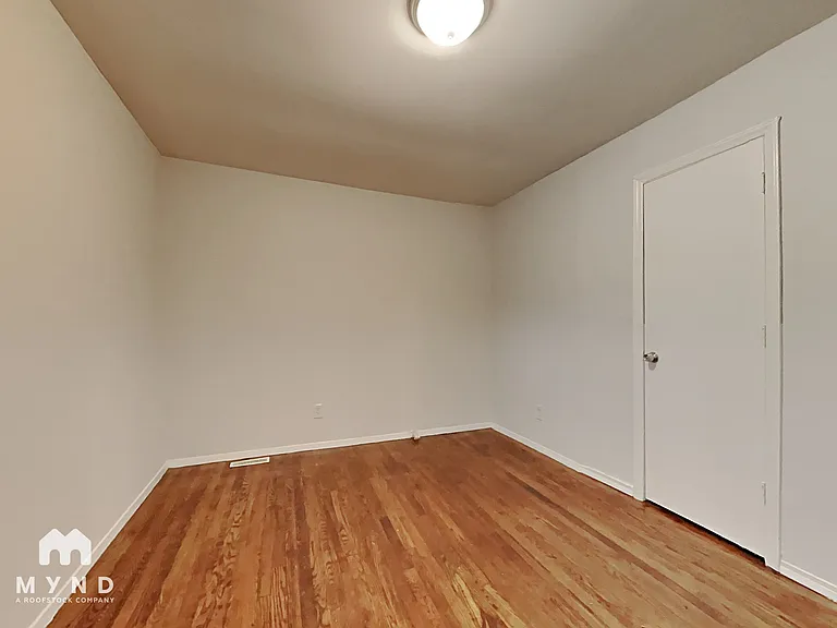 301 Edgegreen Dr — Photo 10