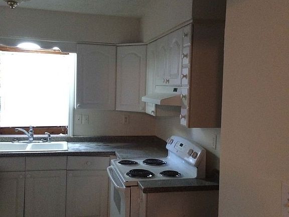 5th image of 367 Bradley Woods Ct NW #A