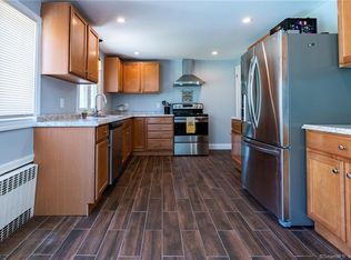 51 Reynolds Dr, Meriden, CT 06450