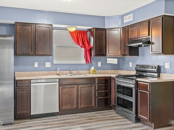2nd image of 3073 Chivalry Dr