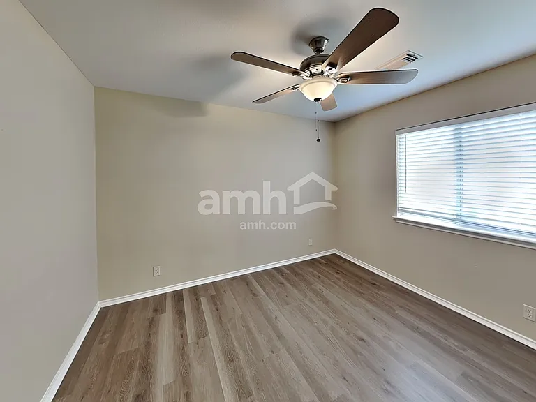 15243 Kamary Ln — Photo 16