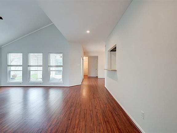 3rd image of 14127 Langbourne Dr