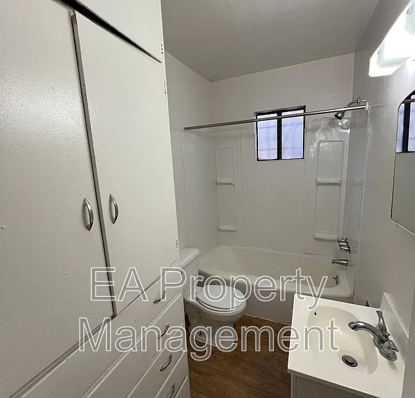525 Cedar St SE #B — Photo 8
