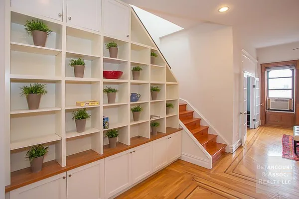 Sold by Betancourt & Associates Realty LLC | media 14