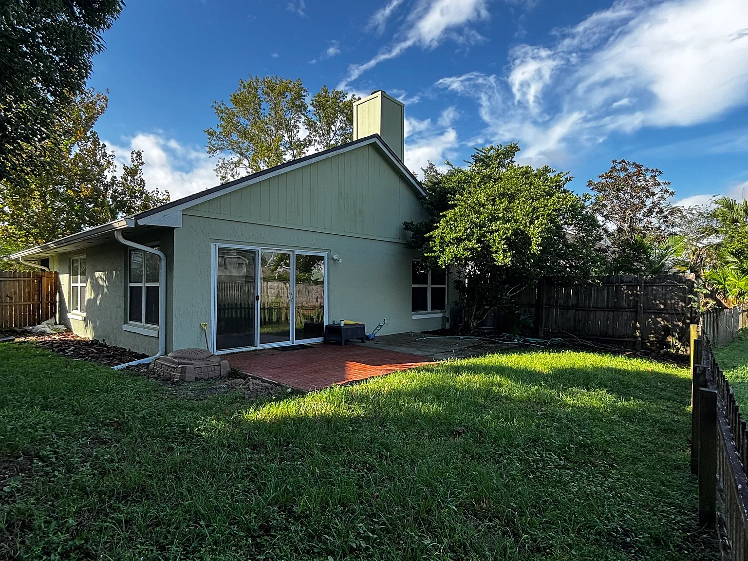 3 bed, 2.5 bath, 1643 sqft, $2,600 — Photo 3