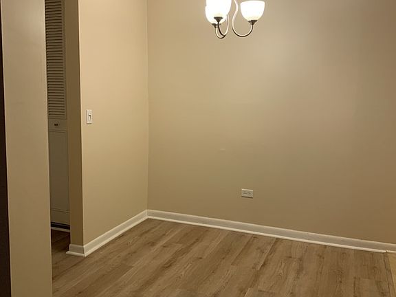 4th image of 505 W Melrose St APT 207