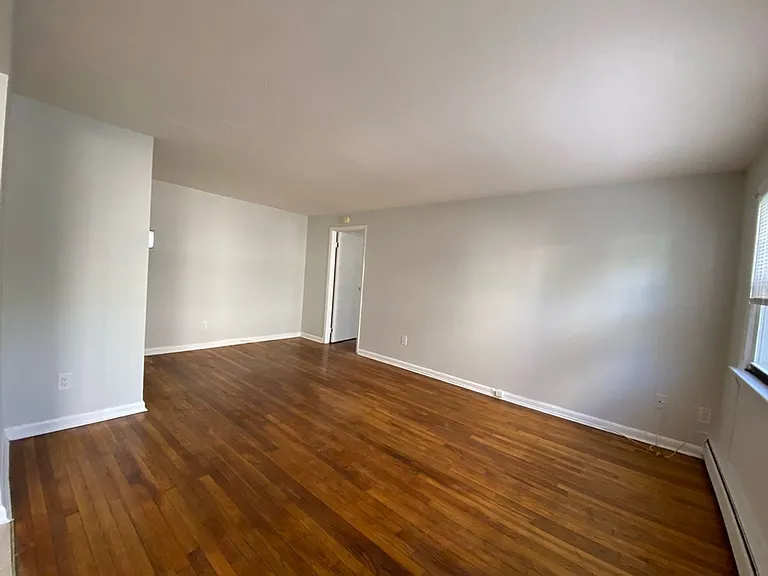 240 Hoover Road — Photo 4