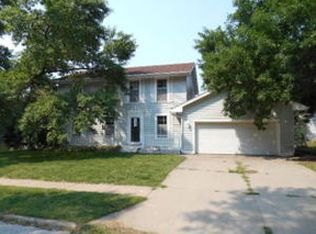 302 Wildwood Rd, Council Bluffs, IA 51503