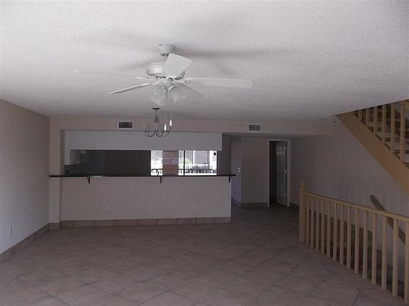 3rd image of 1117 Pinellas Bayway S APT 202